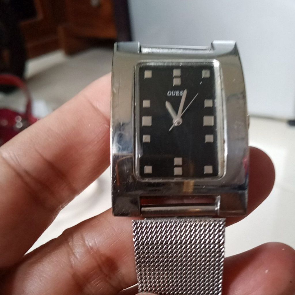 Jam tangan preloved Guess wanita