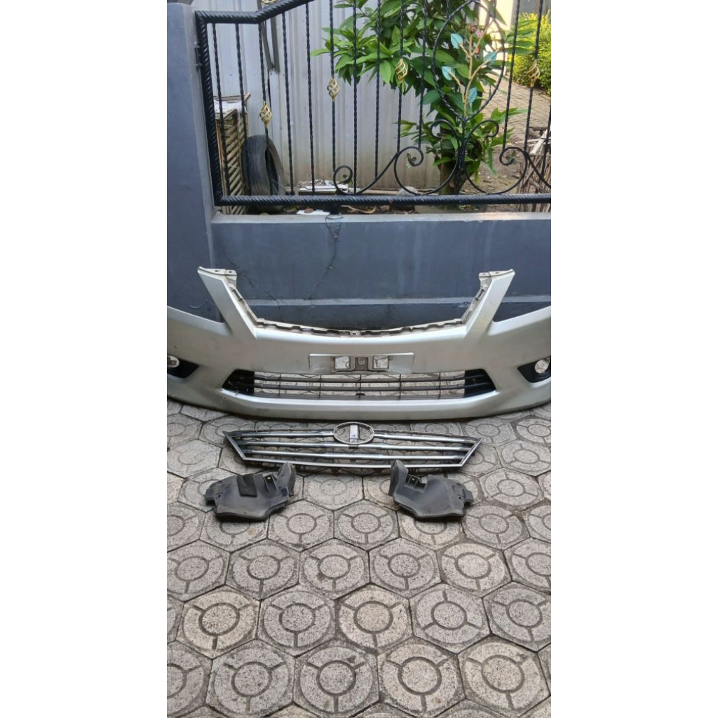 Bumper dan Grill Innova 2013