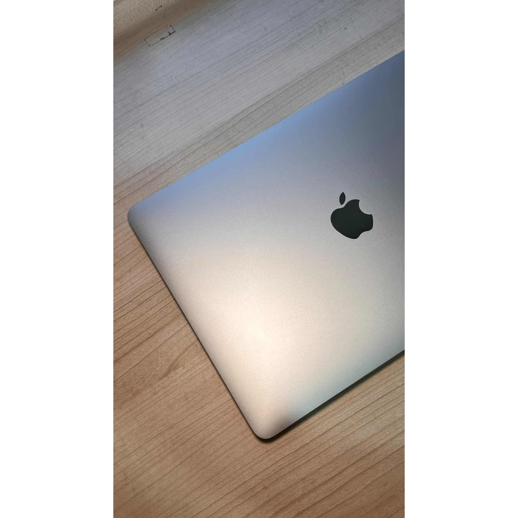 MacBook Pro M1 13” 256GB - SILVER