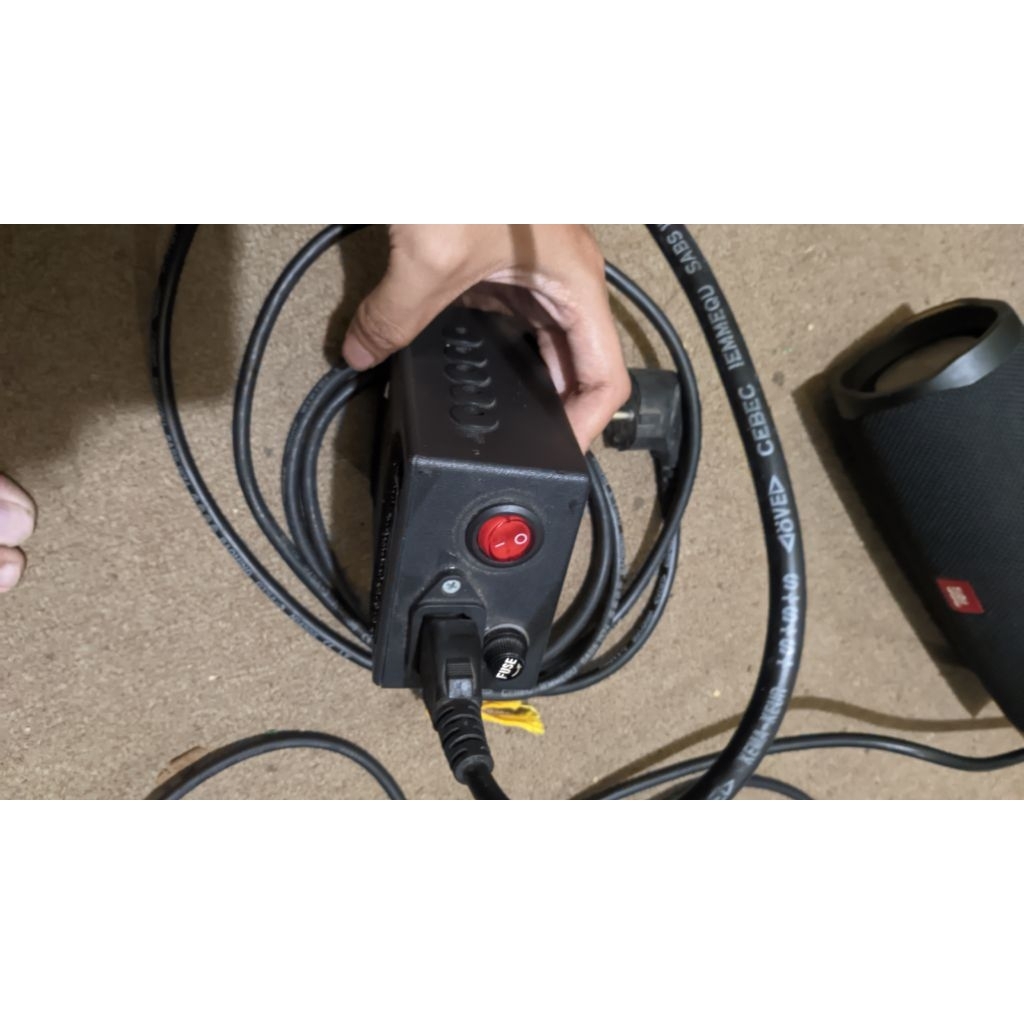 Powersupply efek gitar AVT Pedals Bekas