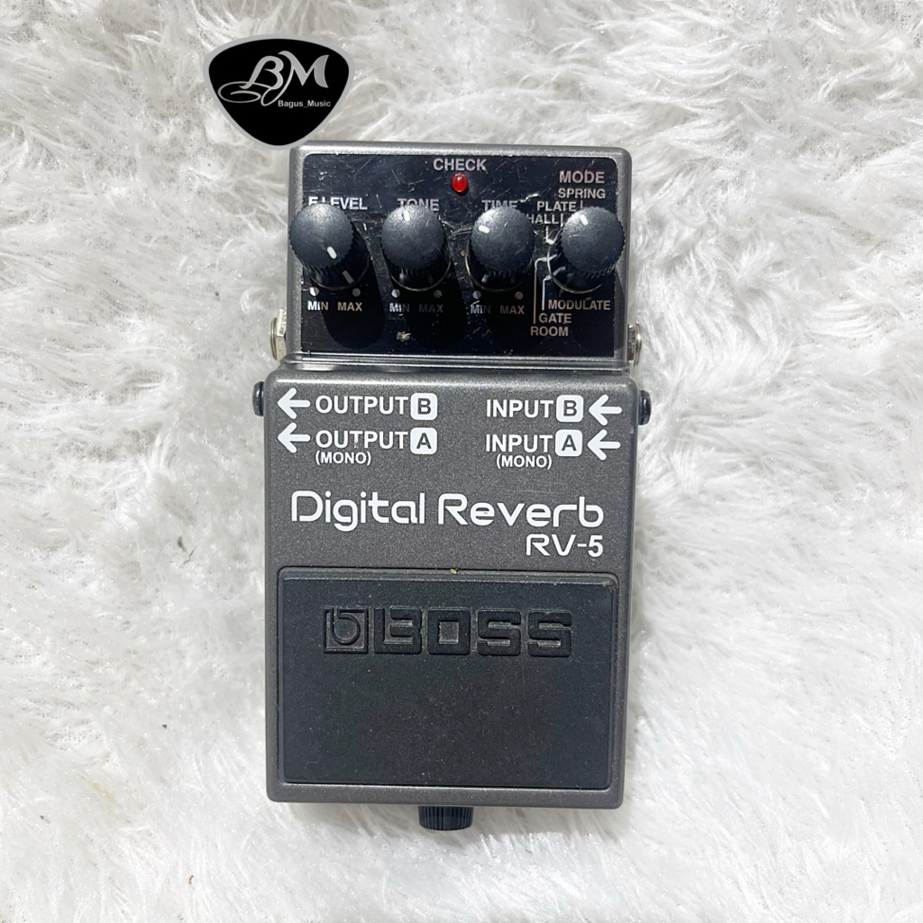 Efek Gitar Boss Digital Reverb RV5