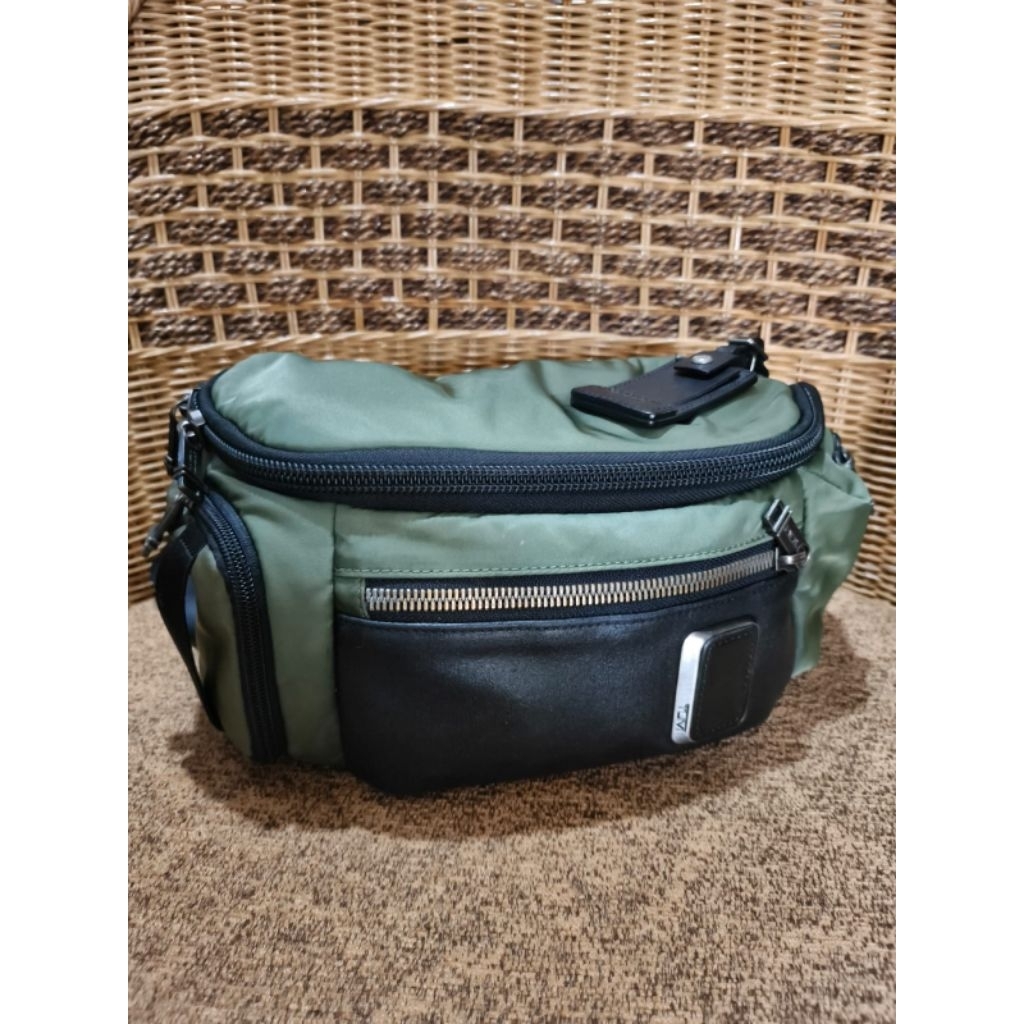 preloved tumi alpha bravo kelley green army sling