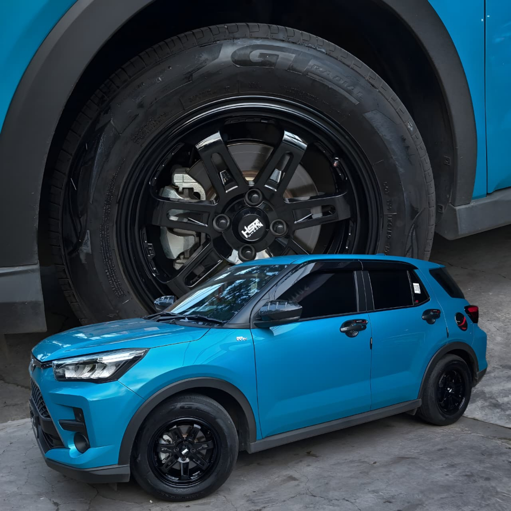 velg mobil toyota raize menggunakan velg hsr daimon r16 pcd 4x100 black velg mobil murah dan bagus