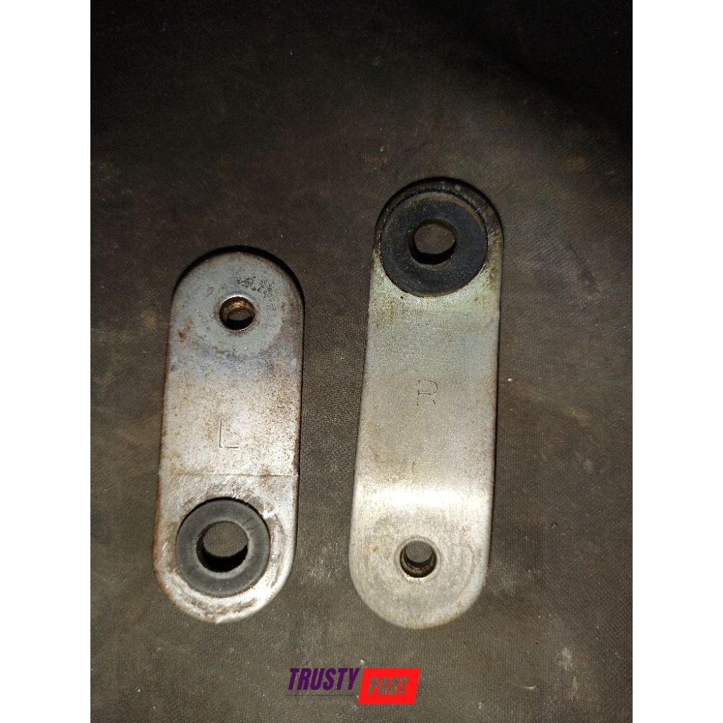 BREKET SAYAP BAWAH//BRACKET SAYAP //DUDUKAN SAYAP  HONDA SUPRA X 125 OLD ORIGINAL COPOTAN