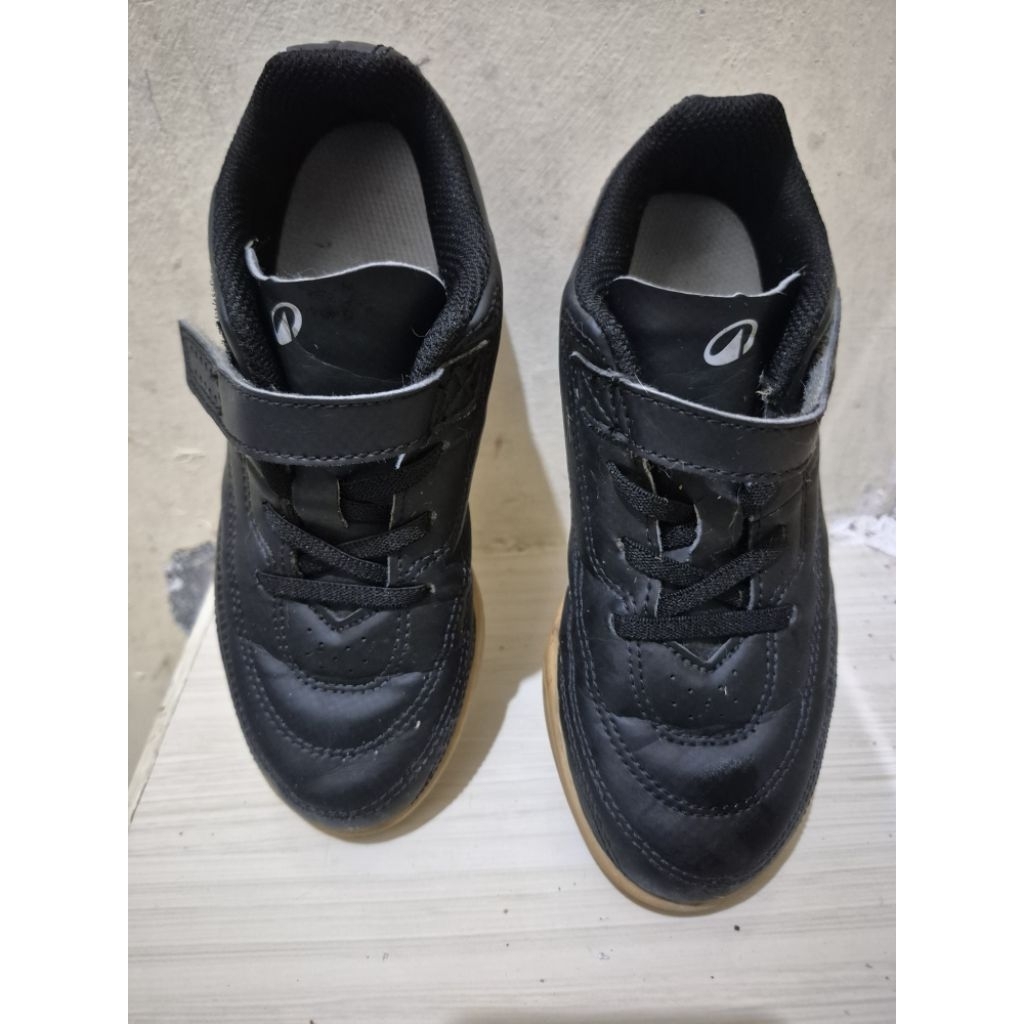 Preloved -sepatu futsal anak laki-laki
