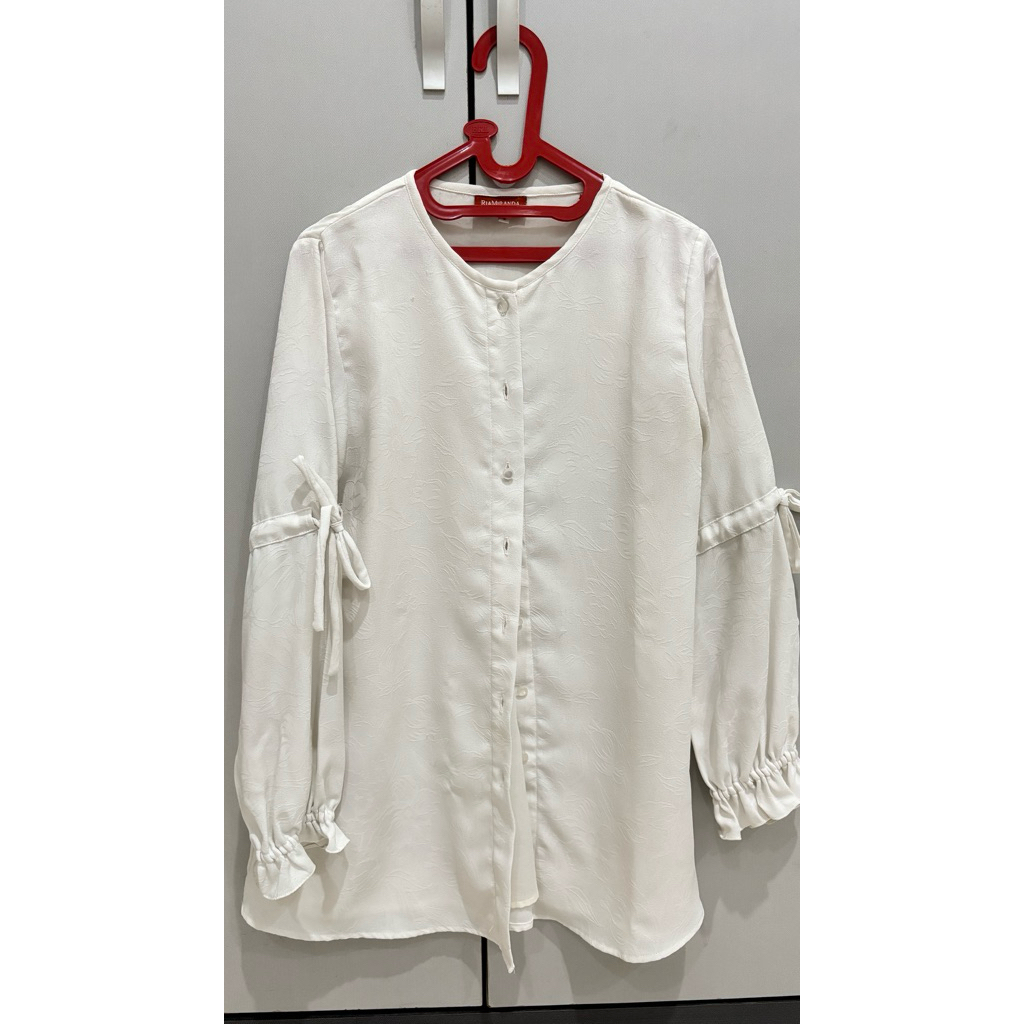 Atasan Ria Miranda Signature