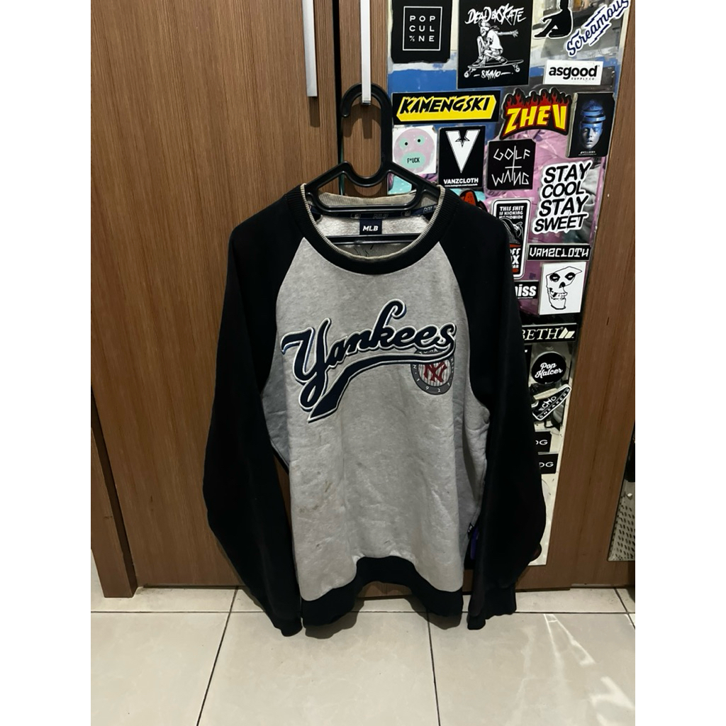 Sweater Crewneck Vintage MLB New York Yankees Two Tone Black Grey