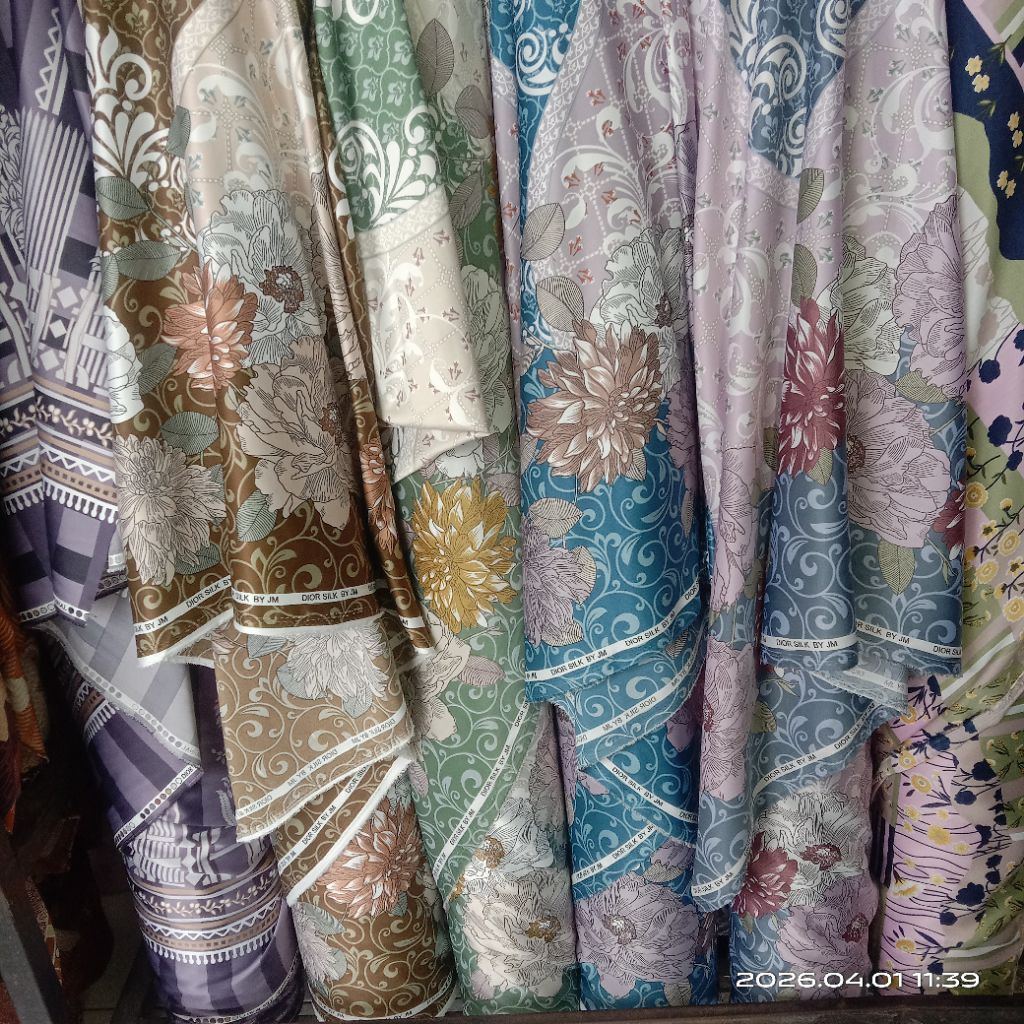 HARGA/0,5 M |KAIN DIOR ARMANI SILK PREMIUM|KAIN DIOR ARMANY SILK MUKENA|BAHAN DIOR ARMANI SILK GAMIS