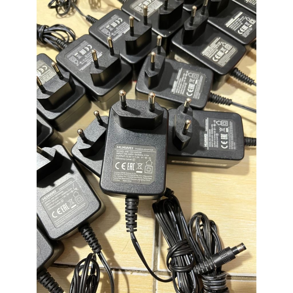 KHUSUS UNTUK PEMBORONG ADAPTOR ORIGINAL HUAWEI 12V-1A SECOND / LIKE NEW