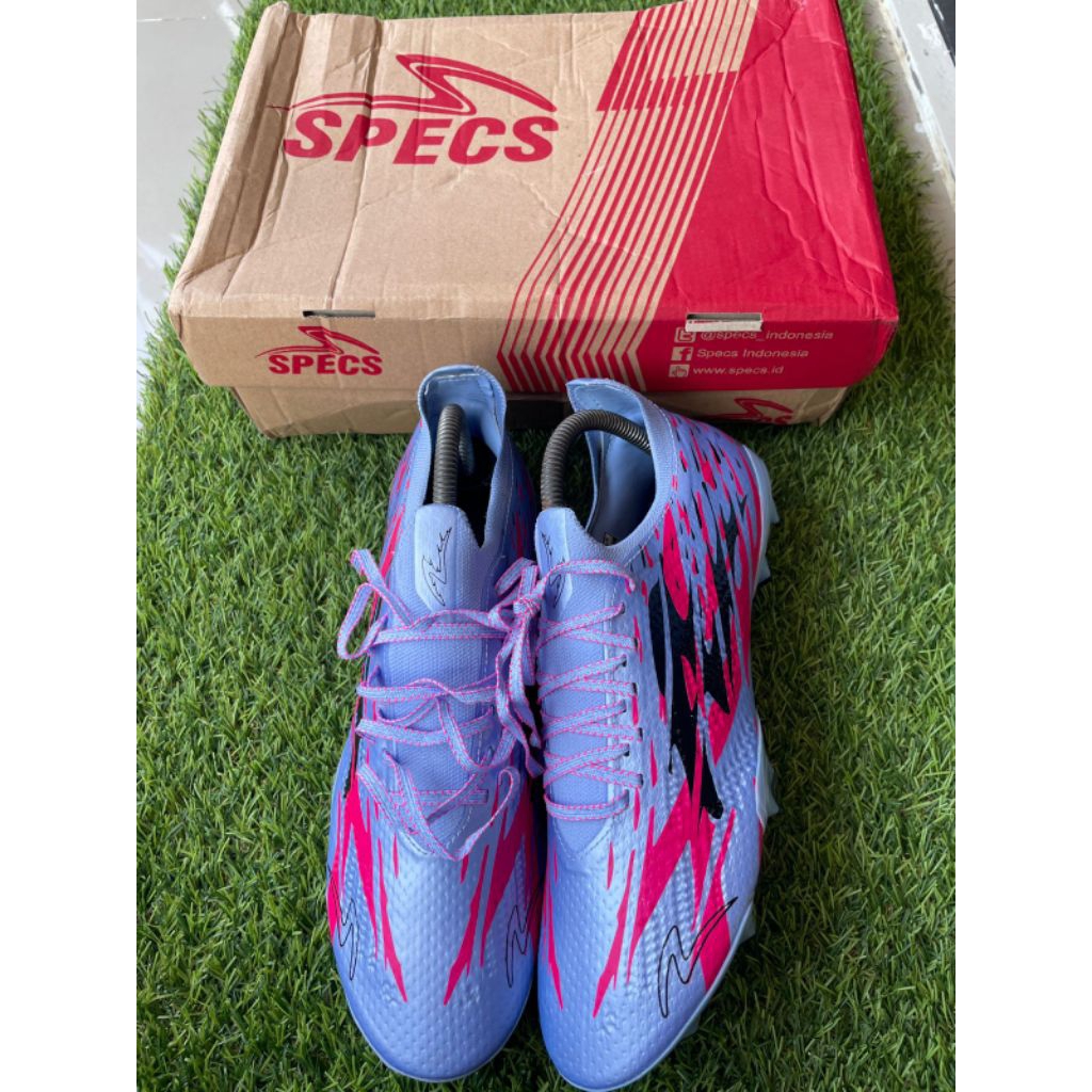 specs accelelator alpha XTD elite fg