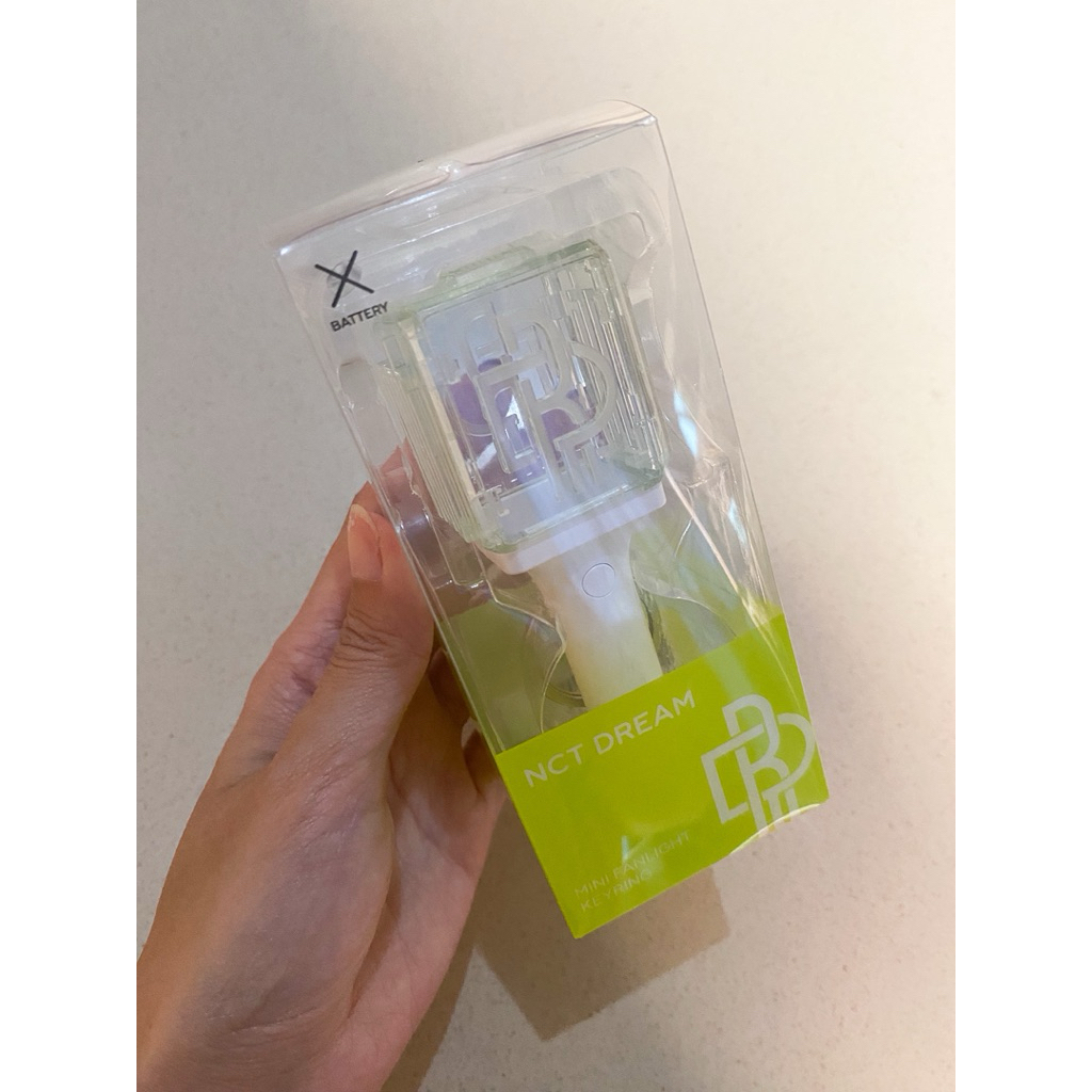 PRELOVED BUT LIKE NEW SMTOWN - NCT DREAM SM Mini Fanlight Keyring Light Stick