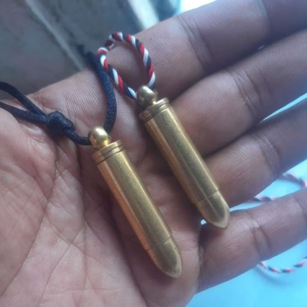 kalung liontin pendant Kuningan tabung bentuk peluru bisa buka tutup