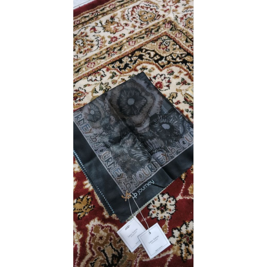 motif Ayu series dari journey hijab ori