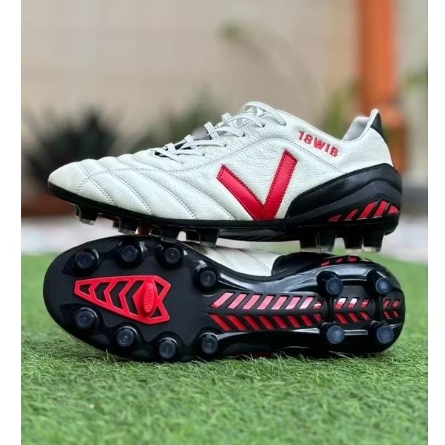 Sepatu Bola Volosh Shaga Putih Hitam Merah