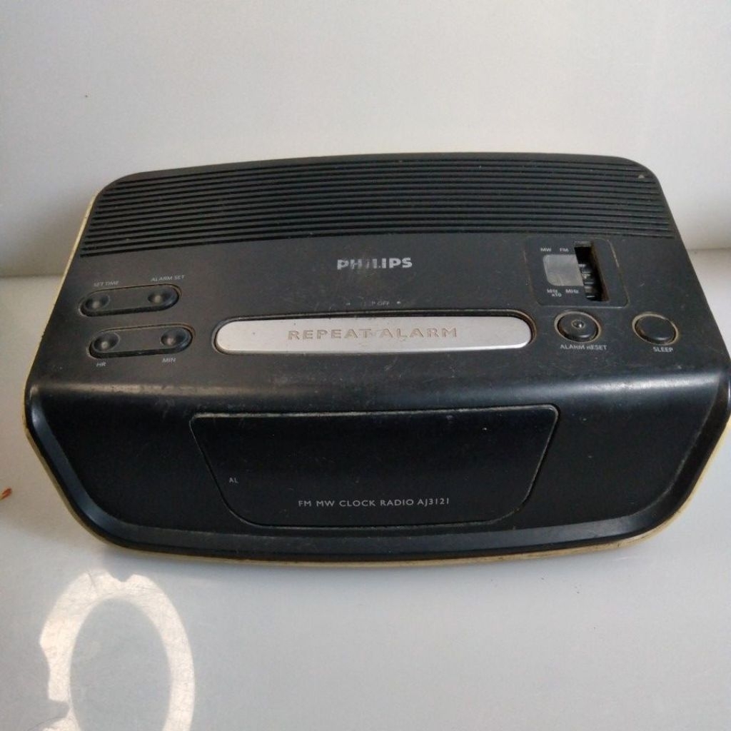 Jam Radio Phillips Model AJ 312212 kondisi mati / open body (Bahan Servis)