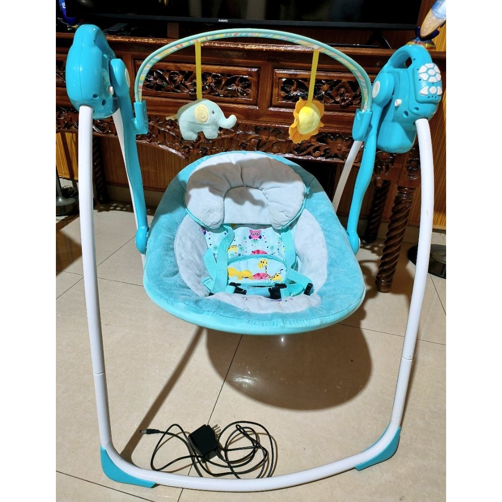 Preloved Bouncer Baby / Baby Swing Babyelle (PL- Like New)