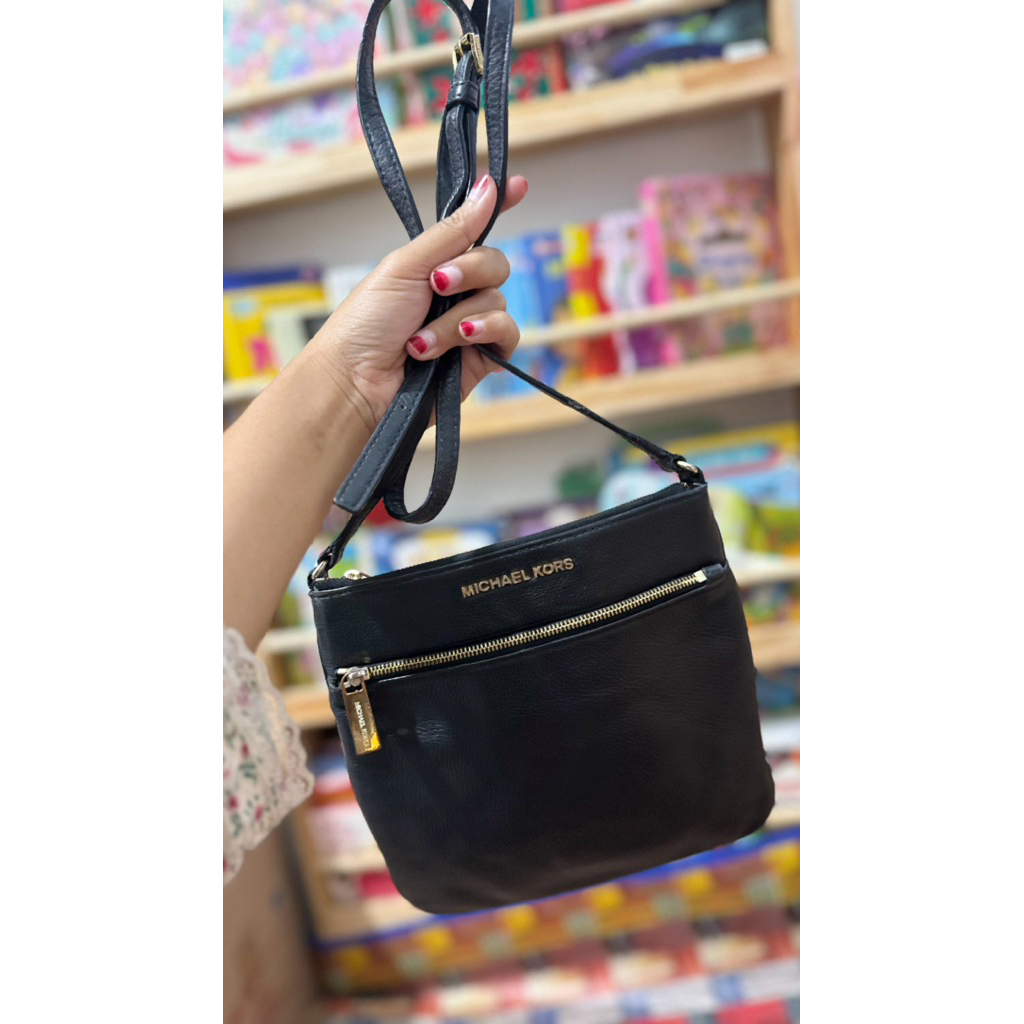 Michael Kors Leather Crossbody Bag - Taa Second/Tas Preloved/Tas Branded Preloved