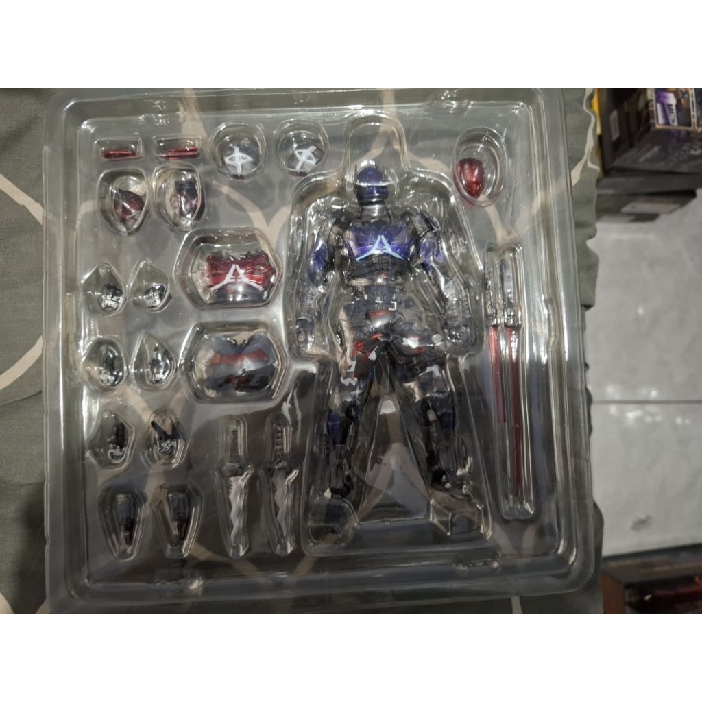 Revoltech Batman Arkham knight kw/bootleg