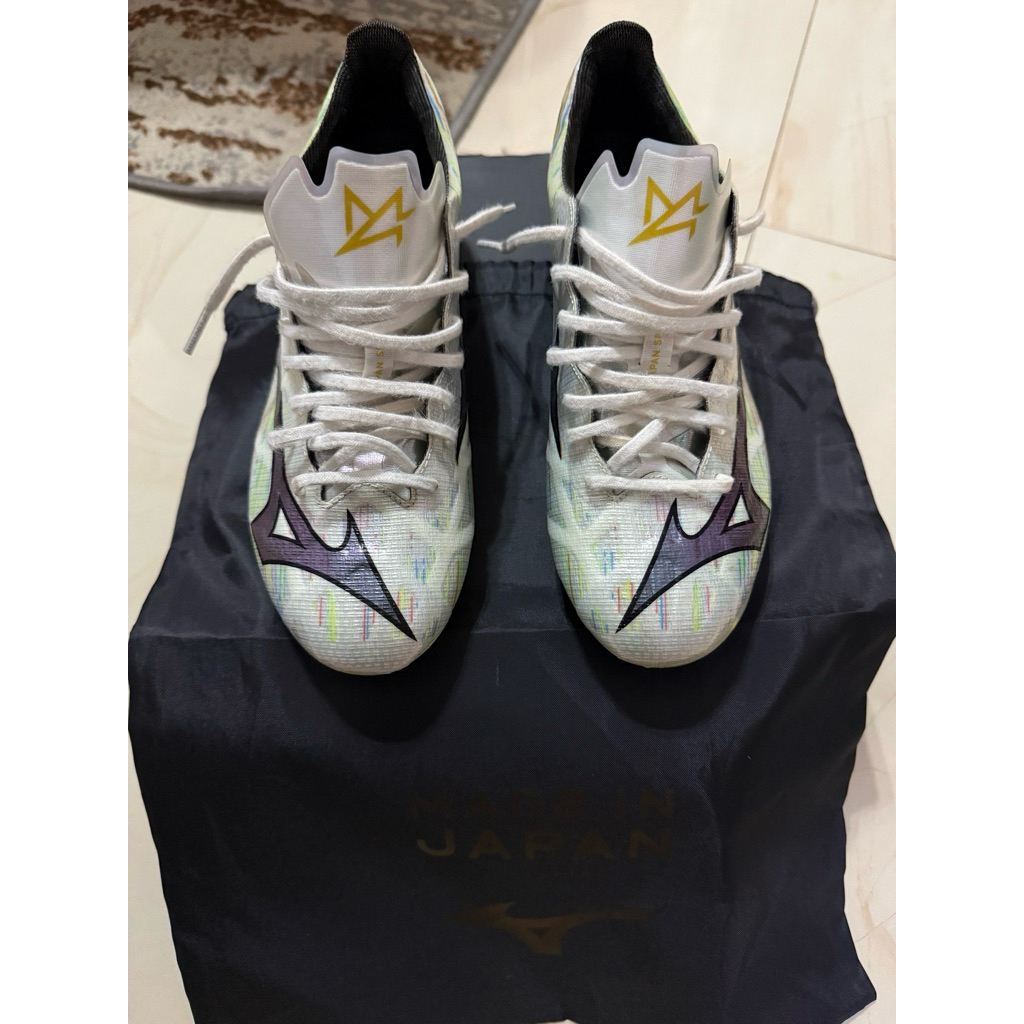 Sepatu Bola Mizuno Japan