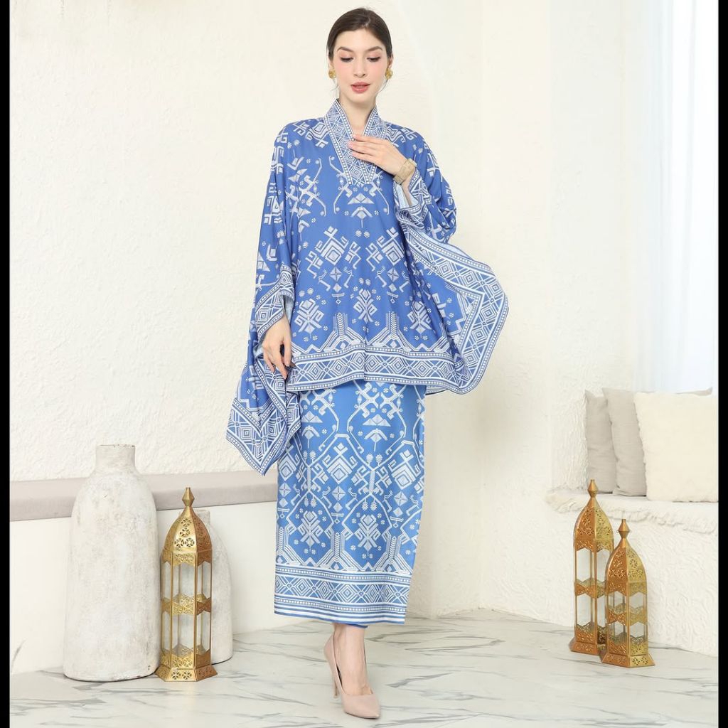 Kebaya Biru | Kebaya Blue | Kebaya Premium | Kebaya Wisuda | Kebaya Modern | Kebaya Wanita | Baju Ku