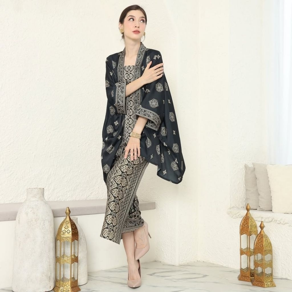 Kebaya Hitam | Kebaya Black | Kebaya Premium | Kebaya Wisuda | Kebaya Modern | Kebaya Wanita | Baju 