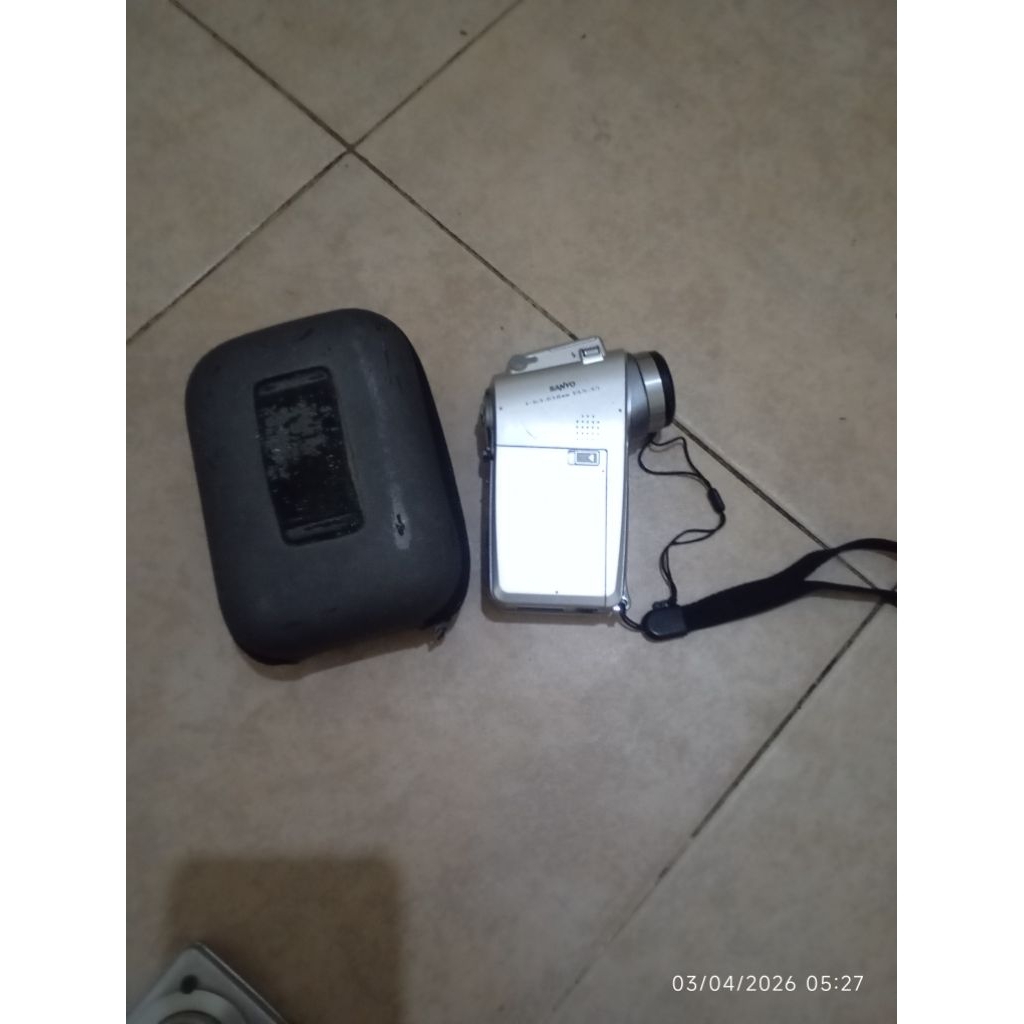 HANDYCAM SANYO XACTI KONDISI DAN KELENGKAPAN SESUAI FOTO