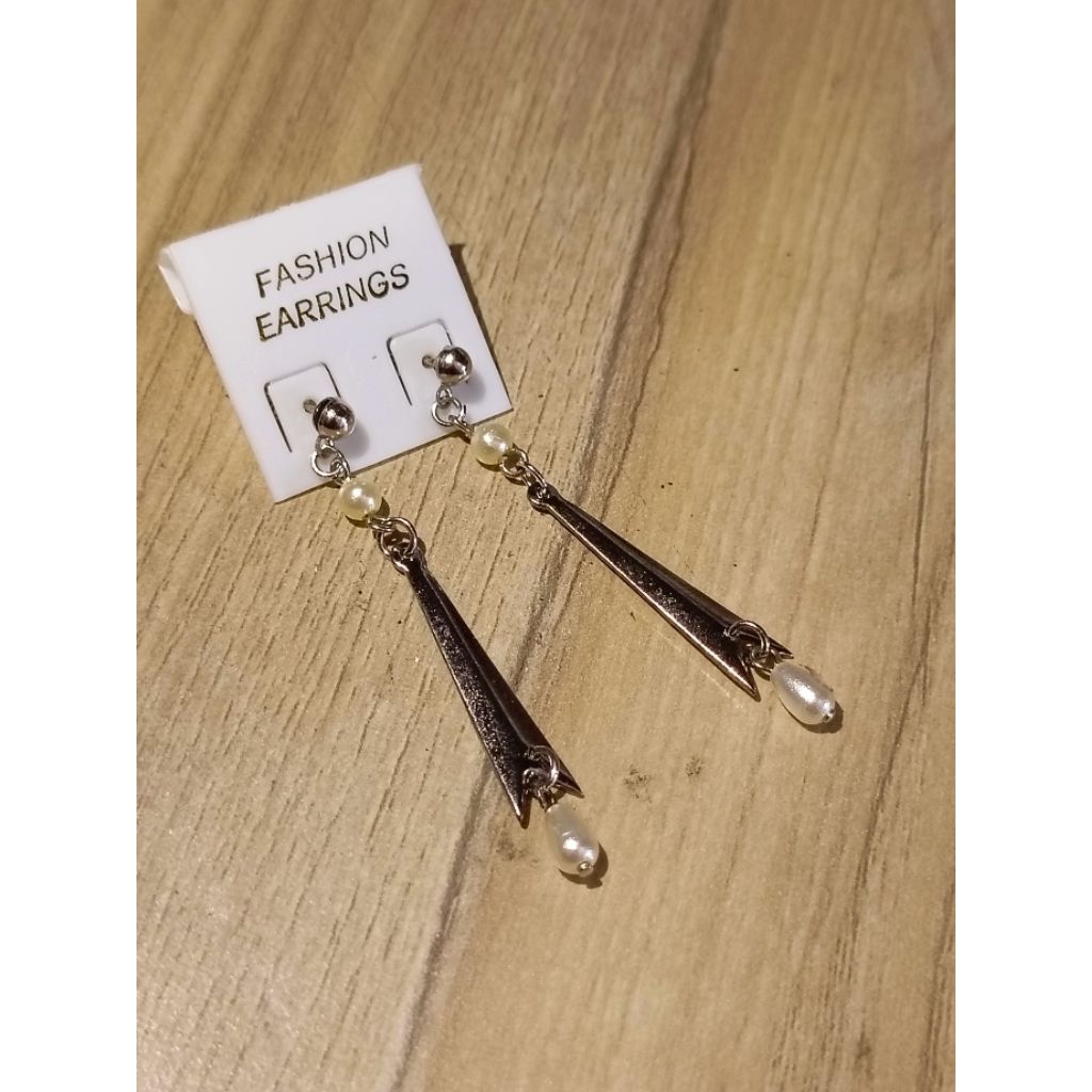 Anting Gantung Silver Panjang Mutiara Minimalis Elegan