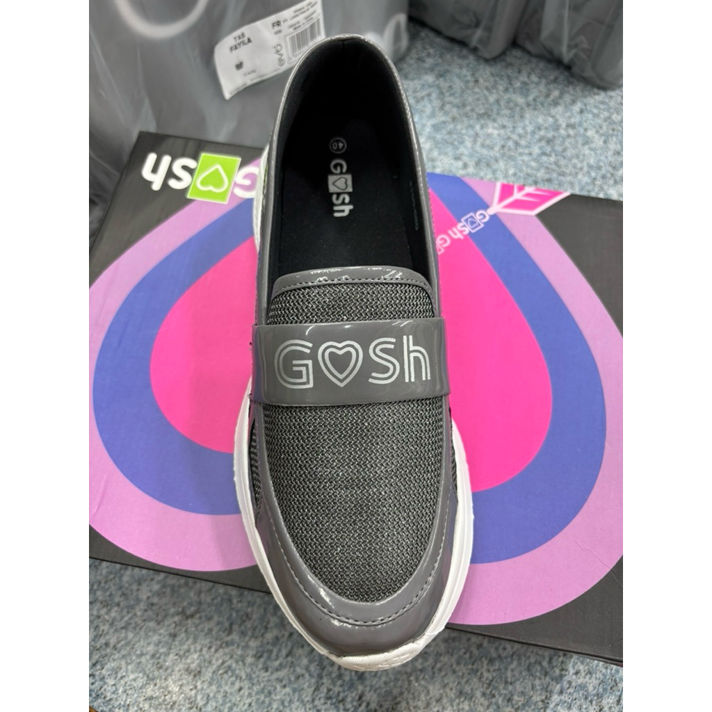 Sepatu Gosh 660