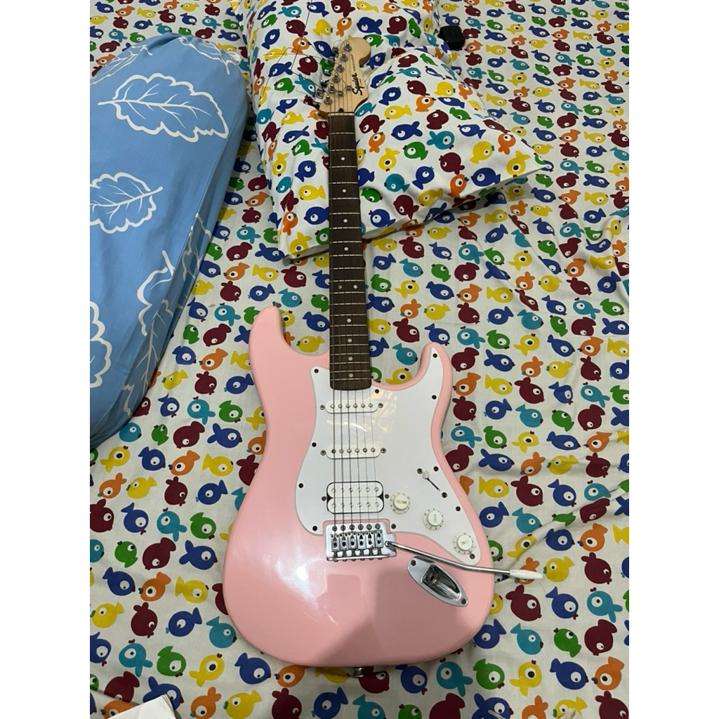 Squier Stratocaster Bullet warna Pink (SECOND)