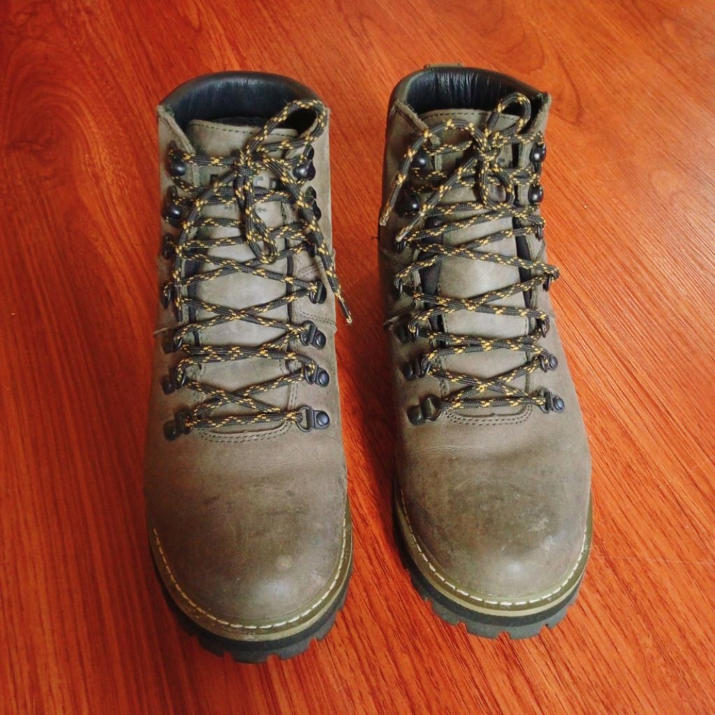 ( Preloved )Sepatu Boot Eiger Preloved limited Edition