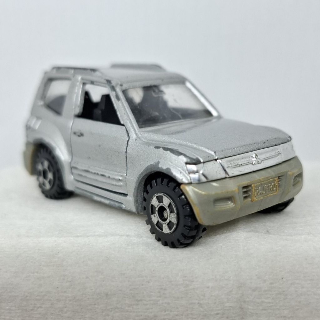 Mitsubishi Pajero Tomica