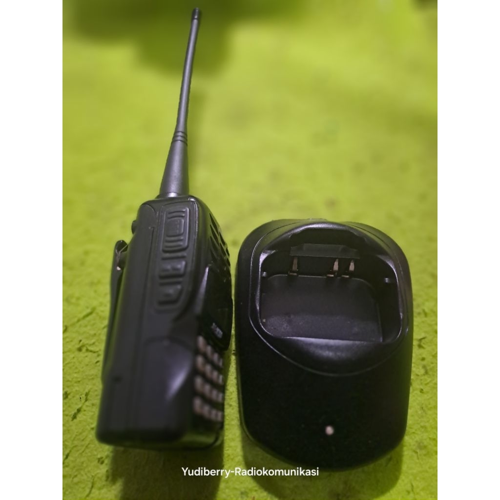 HT ALINCO W100 FREKUENSI VHF MULUS ALINCO DJ-W100 BEKAS
