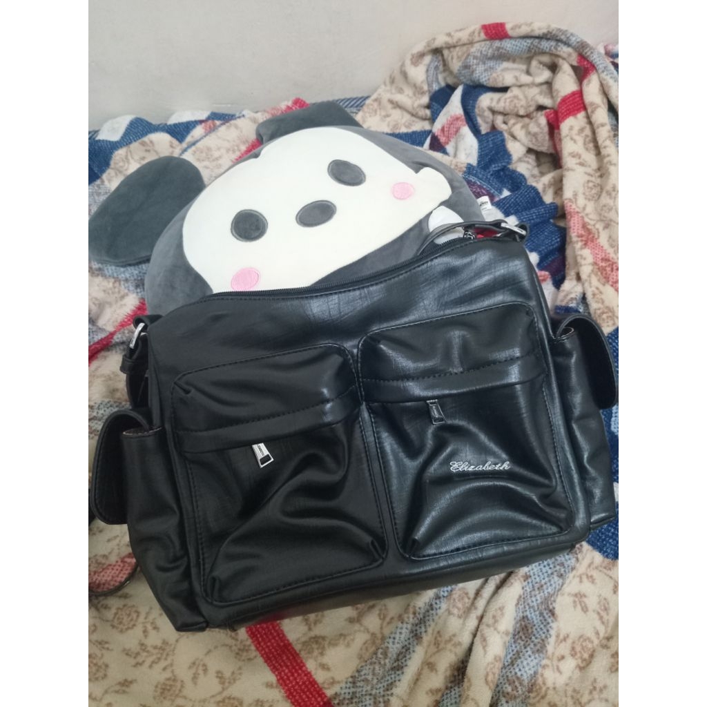 Tas Selempang Elizabeth Slingbag