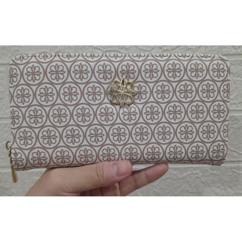 dompet les catino