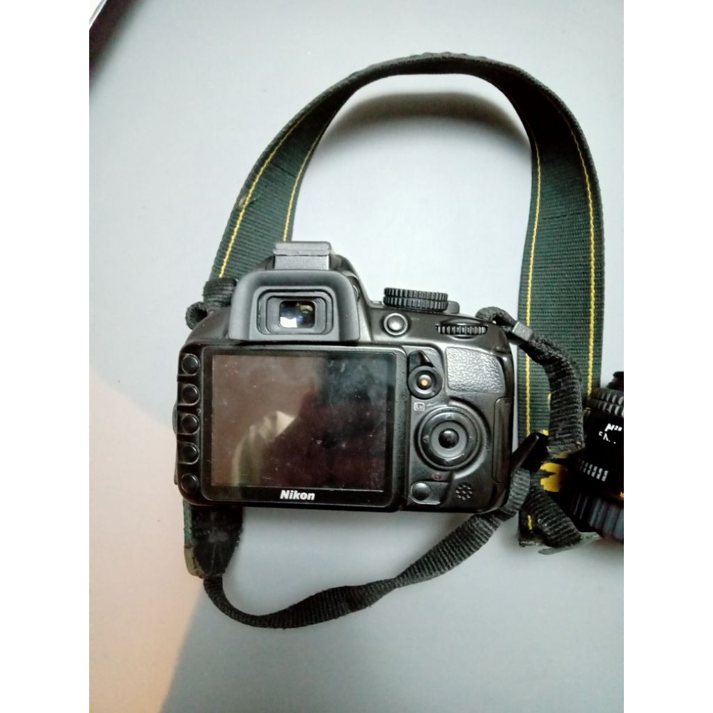 kamera DSLR Nikon D3100 lensa fix 50mm AFD