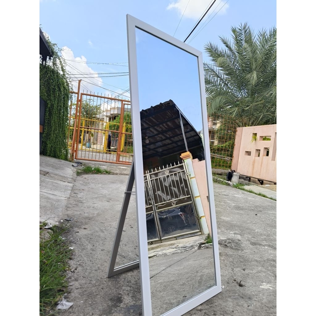 Kaca Cermin Standing Dinding Rias Salon Kecantikan Kamar Mandi Mirror Fashion