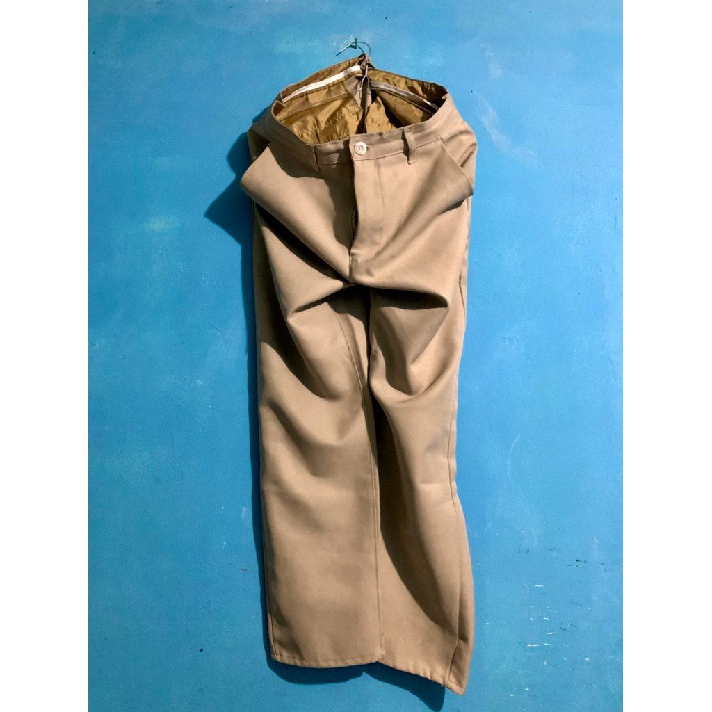 Preloved Celana Bahan Pria