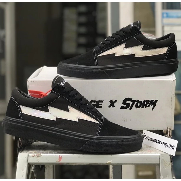 Promo  Sepatu Sneakers original Revenge X Storm Full Black list putih terbaru kualitas terbaik