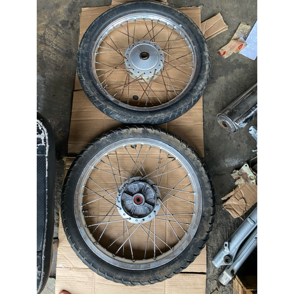 Velg pelek depan belakang tanpa ban lingkaran v rossi honda kirana 125 tromol depan pnp supra fit ne