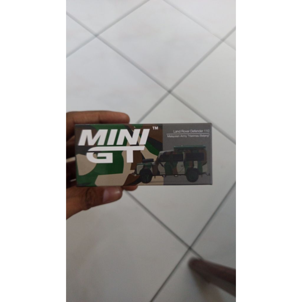 Mini GT Land Rover Defender Malaysian Army "Harimau Belang" unshield