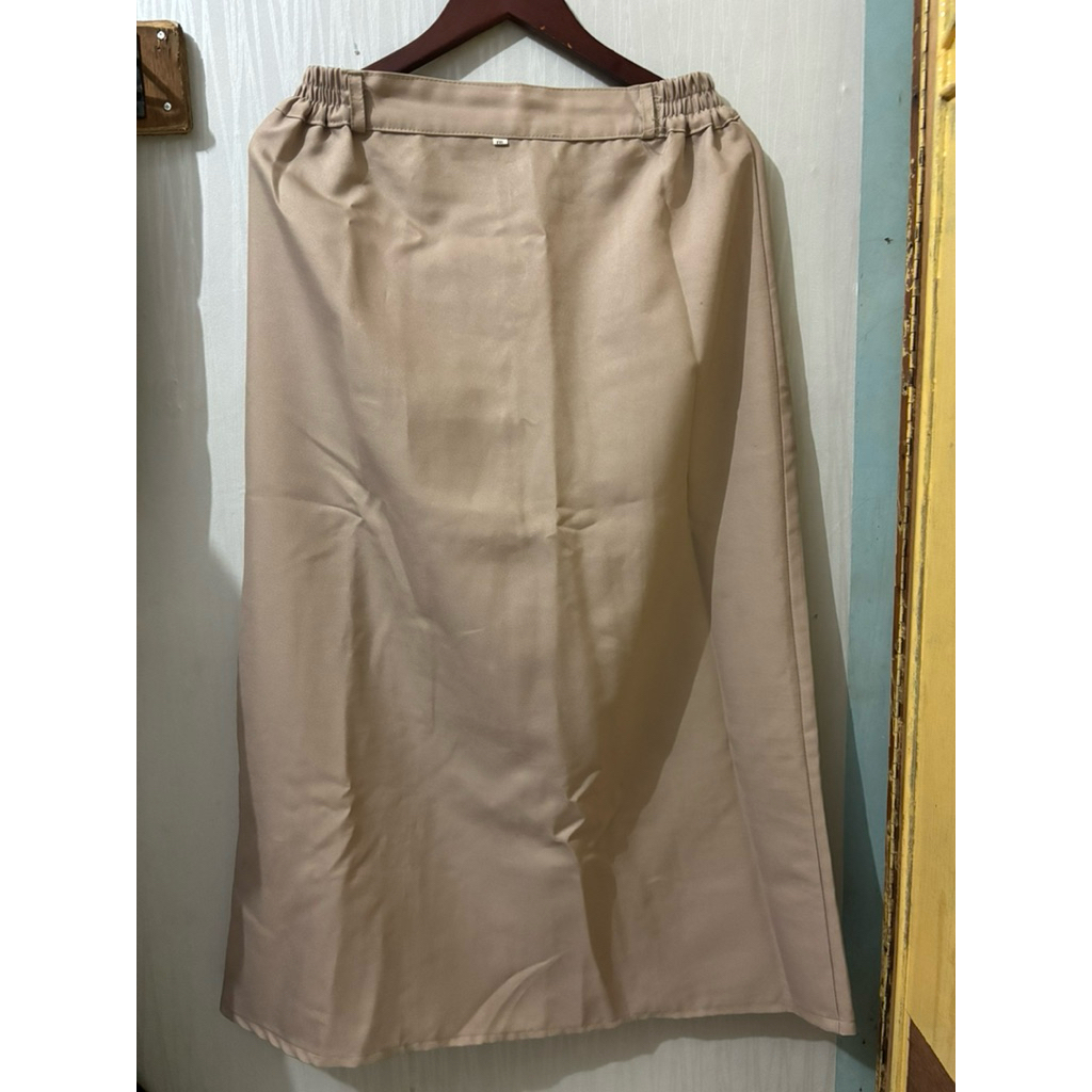 PRELOVED ROK, Warna coksu.