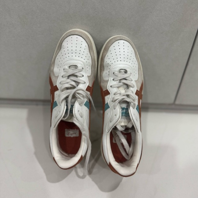 PRELOVED / USED - On*itsuka Sneakers