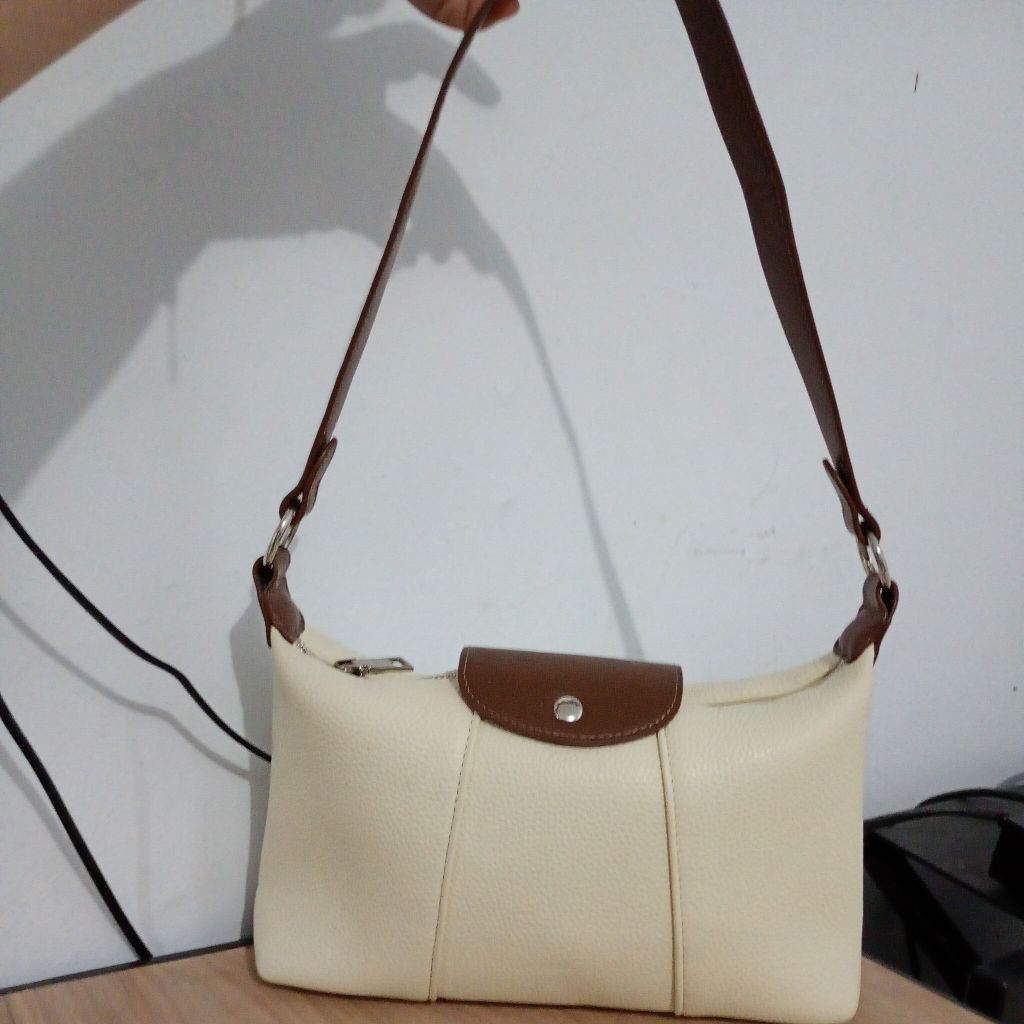 tas kulit vvgc