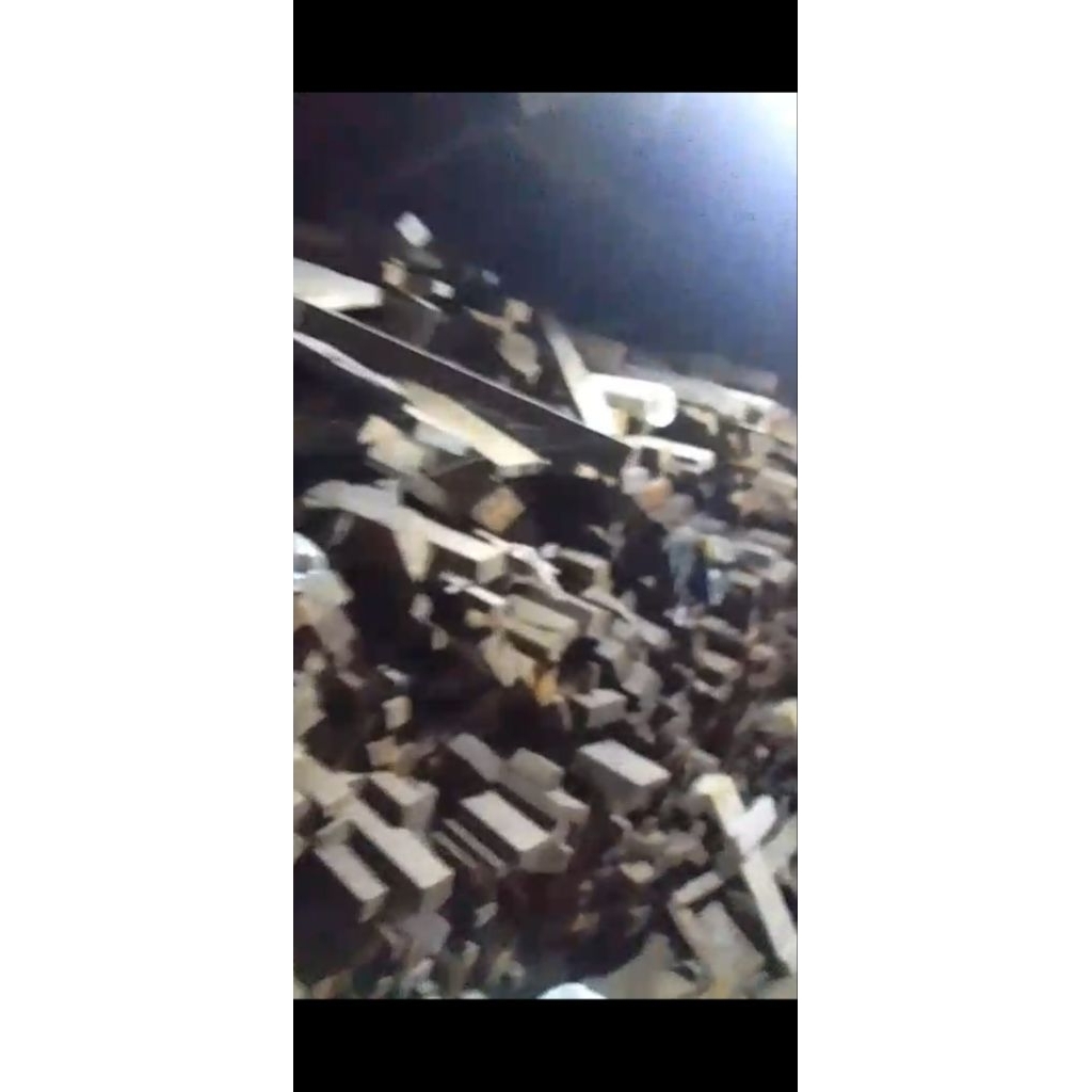 kayu bekas potongan bangkirai