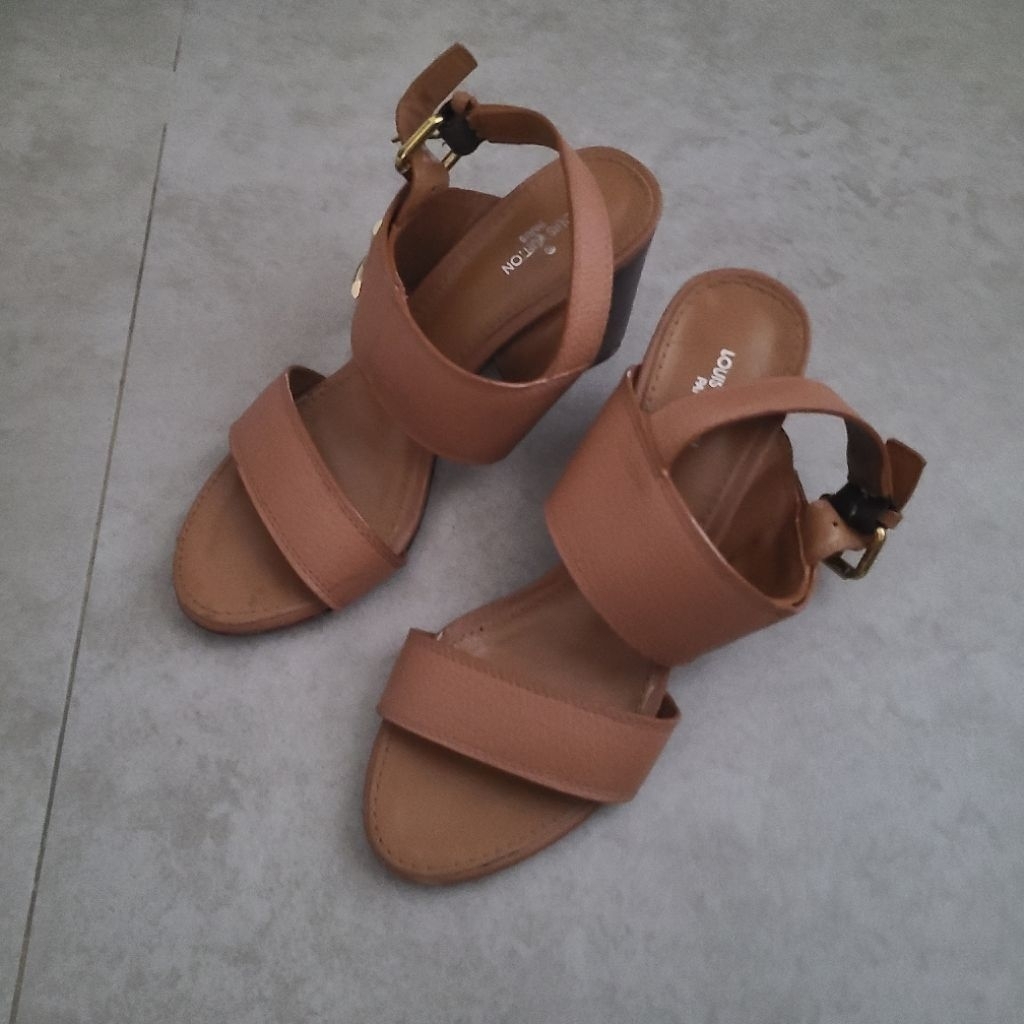 sandal second