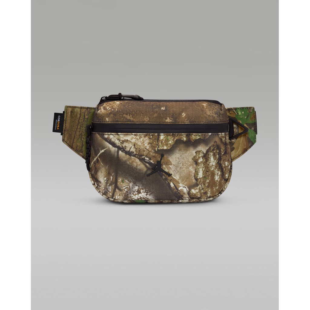 Nike Air Jordan Realtree Crossbody Bag (2L) Cordura Tech material  Bnwt  Idr 350k   It's made of dur