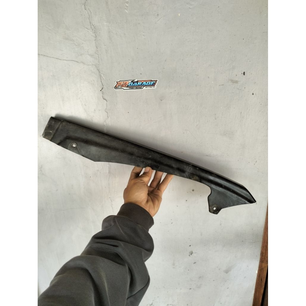 Katengkas tutup rantai honda win tahun muda plastik original