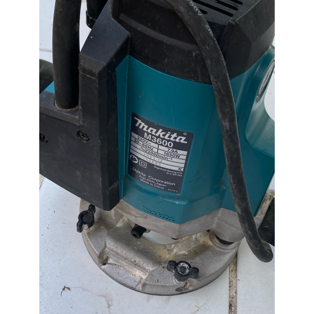 mesin Profil kayu Makita M3600