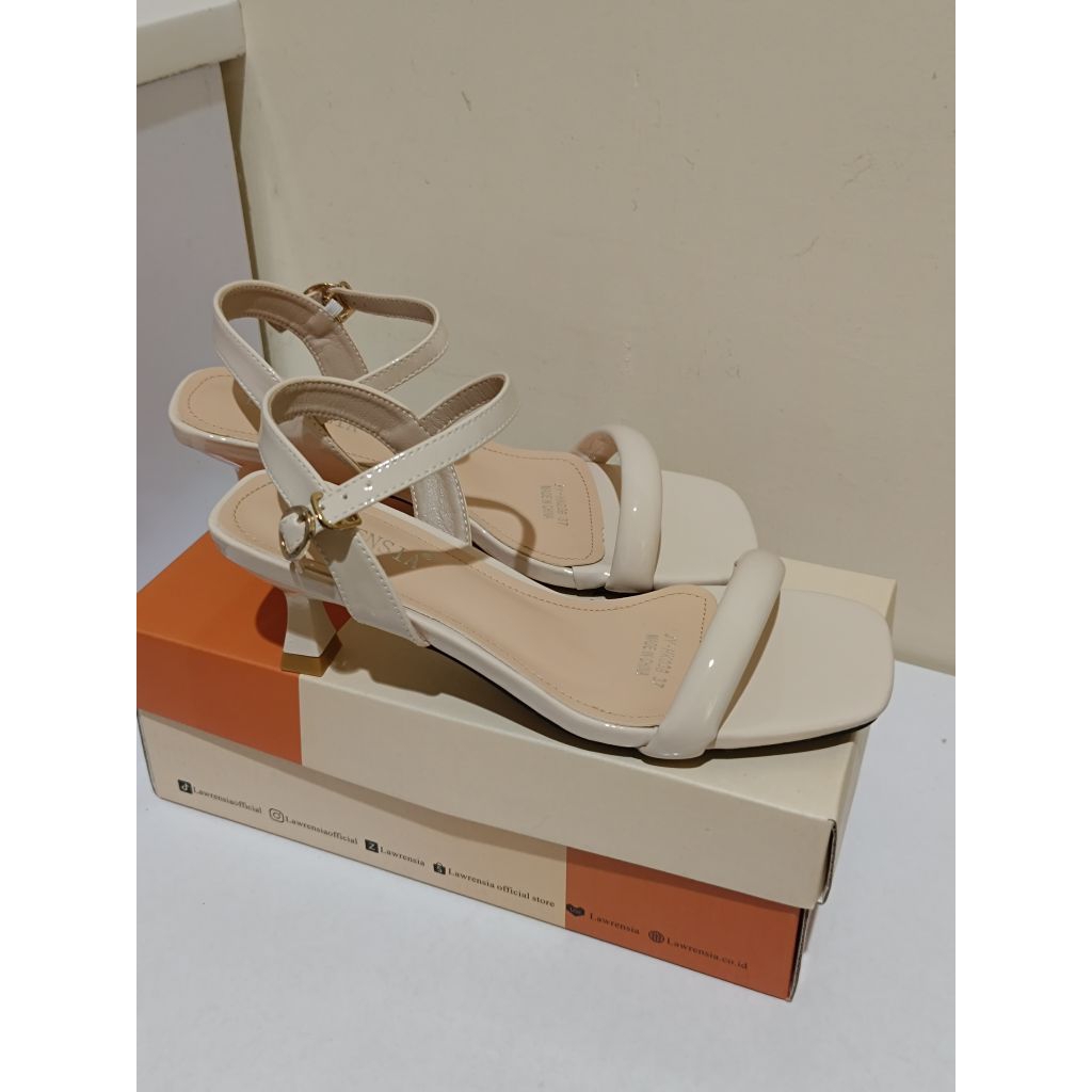 [PRELOVED NEW] Lawrensia Heels - Heels wisuda - Kitten heels - heels pendek