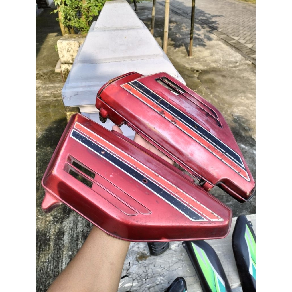 Tepong aki cover aki tutup aki cb100 k5 original paint merah